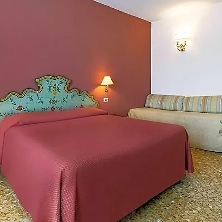 Отель Residenza Dei Fiori Оджеббио