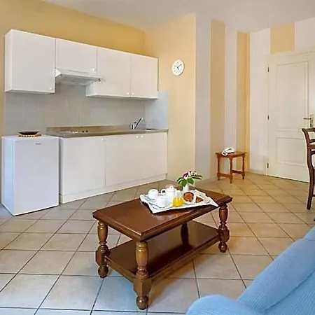 Residenza Dei Fiori Отель Оджеббио
